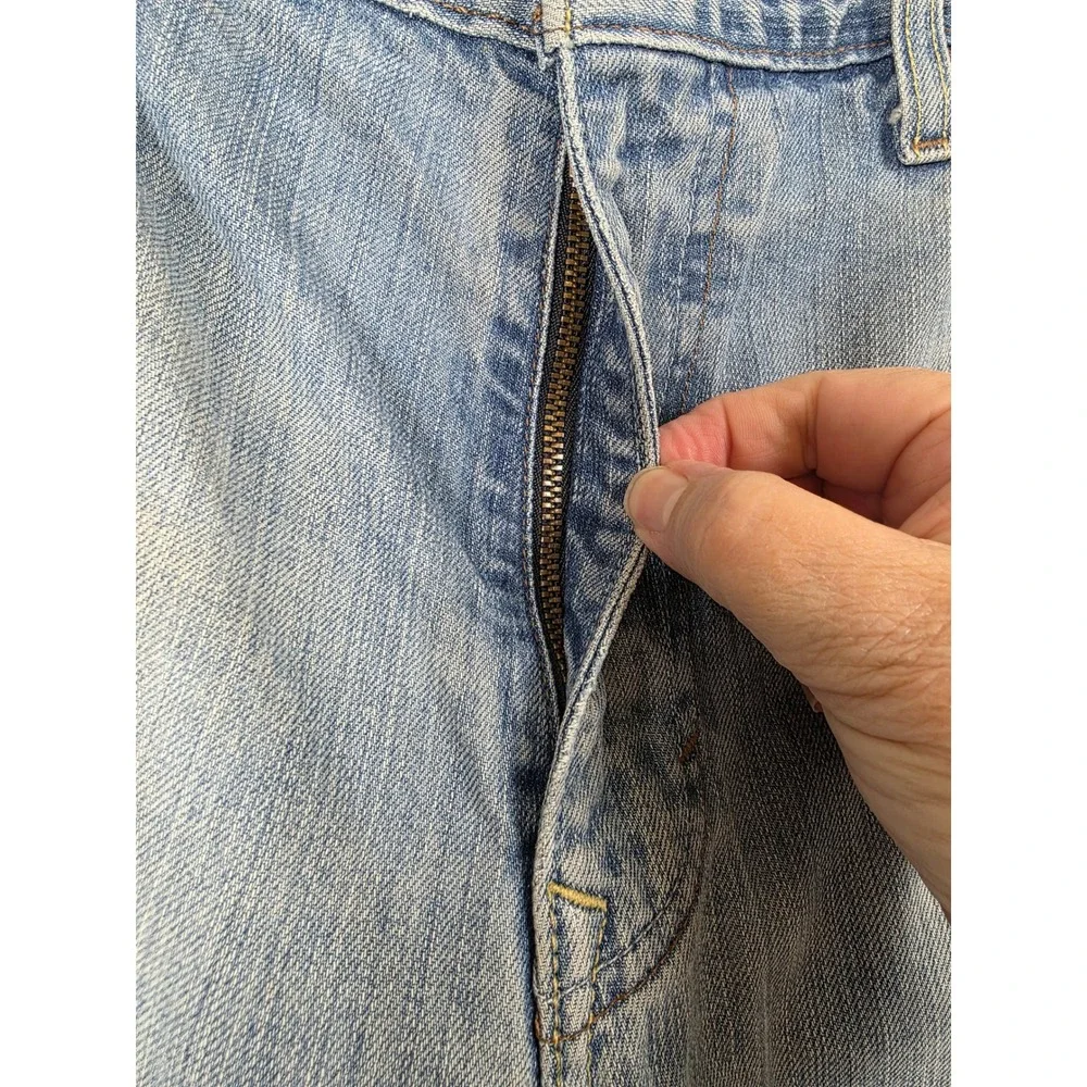 Banana Republic Jeans Mens 36x33 Tag 36x34 Blue Light Wash Straight Leg Distress